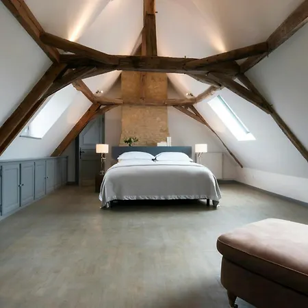 Large 16th Century Farm Estate In Dordogne