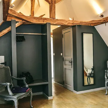 Large 16th Century Farm Estate In Dordogne بيت للعطل