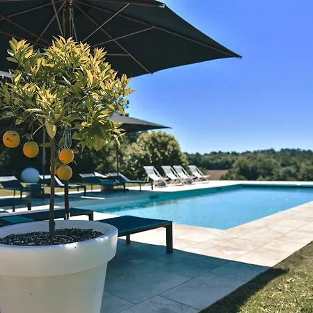 بيت للعطل Large 16th Century Farm Estate In Dordogne