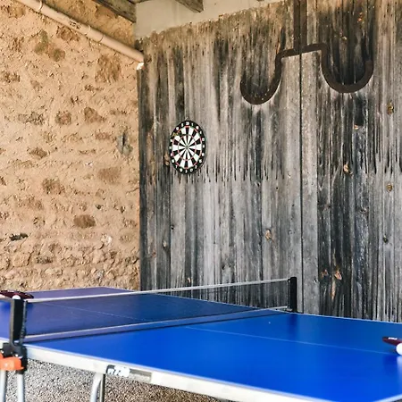 Large 16th Century Farm Estate In Dordogne *