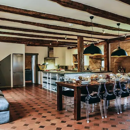 Large 16th Century Farm Estate In Dordogne Sainte-Croix-de-Beaumont