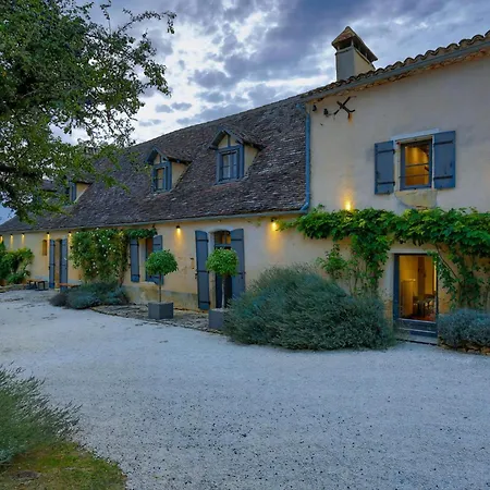 Large 16th Century Farm Estate In Dordogne Ferienhaus