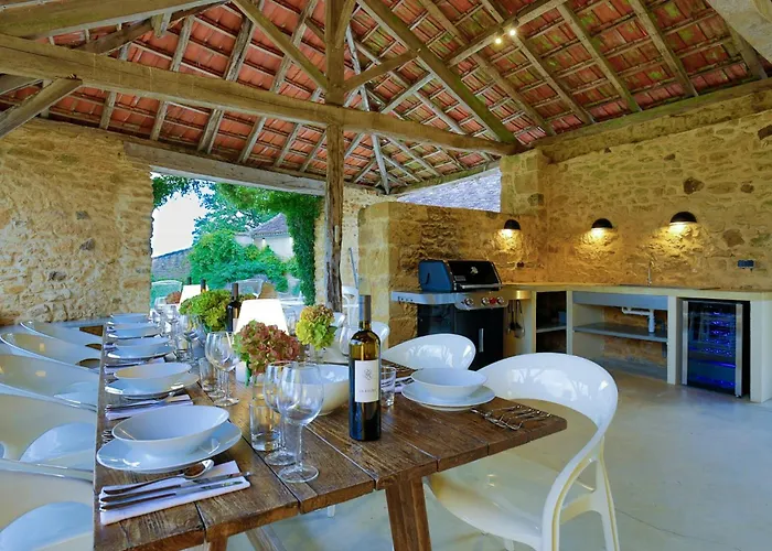 Large 16th Century Farm Estate In Dordogne * Sainte-Croix-de-Beaumont