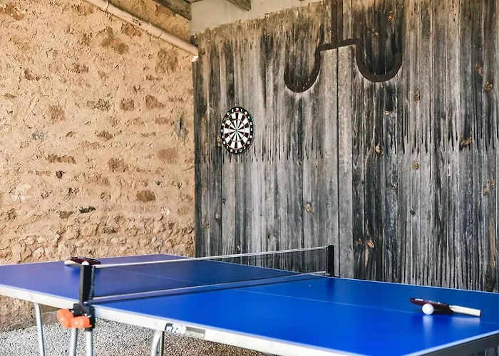 Large 16th Century Farm Estate In Dordogne *