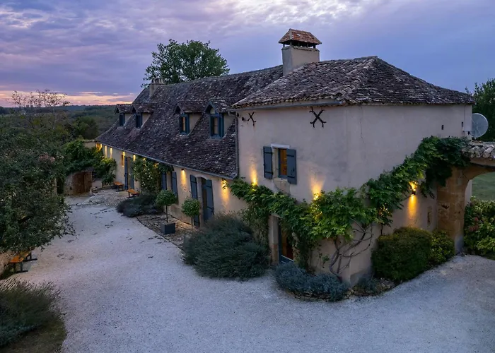 Large 16th Century Farm Estate In Dordogne *